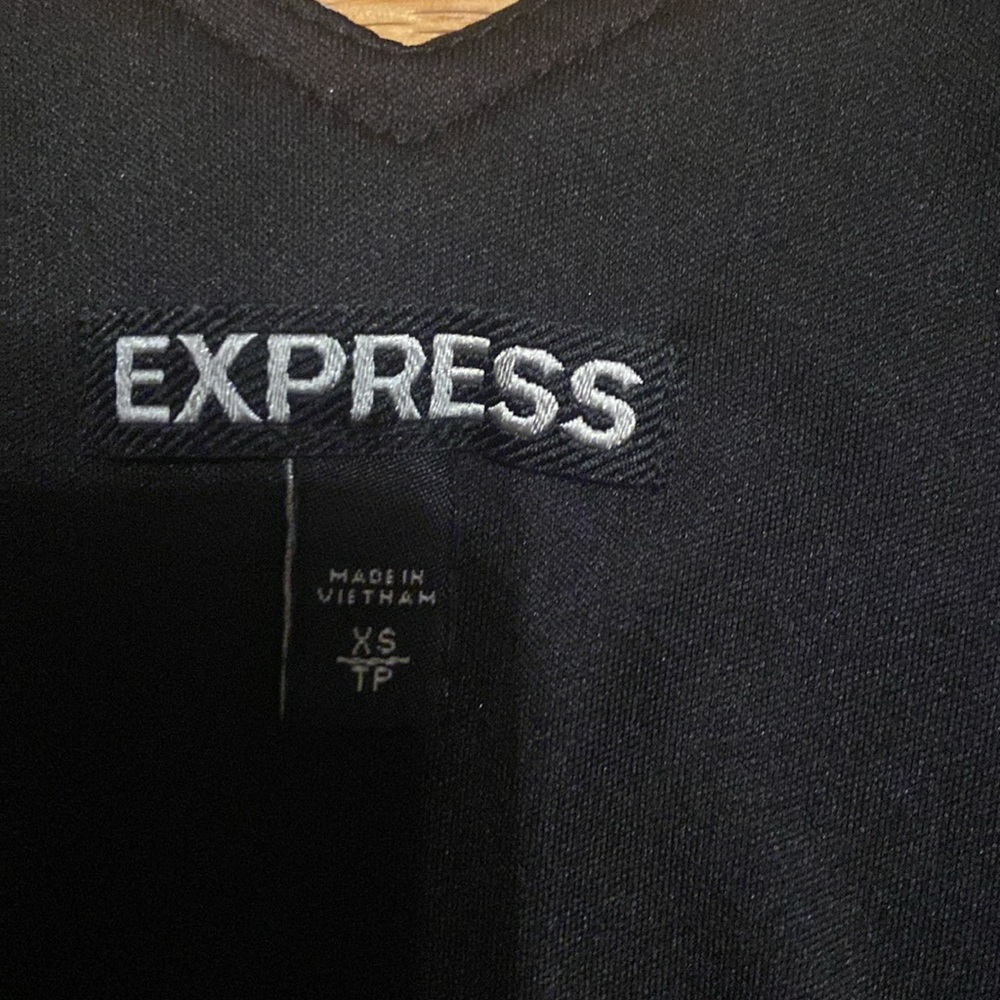 Express dress - Picture 2 of 4
